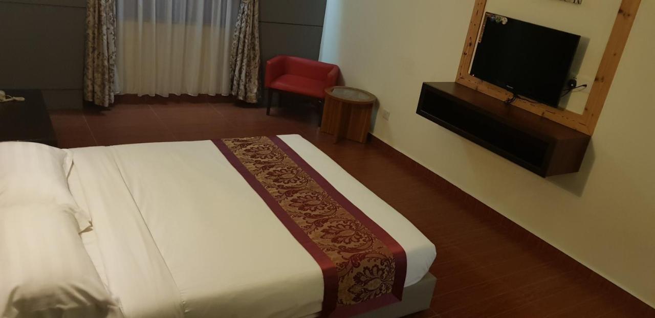 Capital O 89938 Herald Hotel Malacca Eksteriør bilde