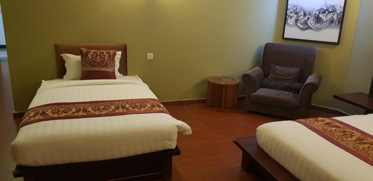 Capital O 89938 Herald Hotel Malacca Eksteriør bilde